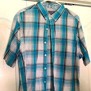Men’s Van Heusen short sleeve dress shirt no tuck